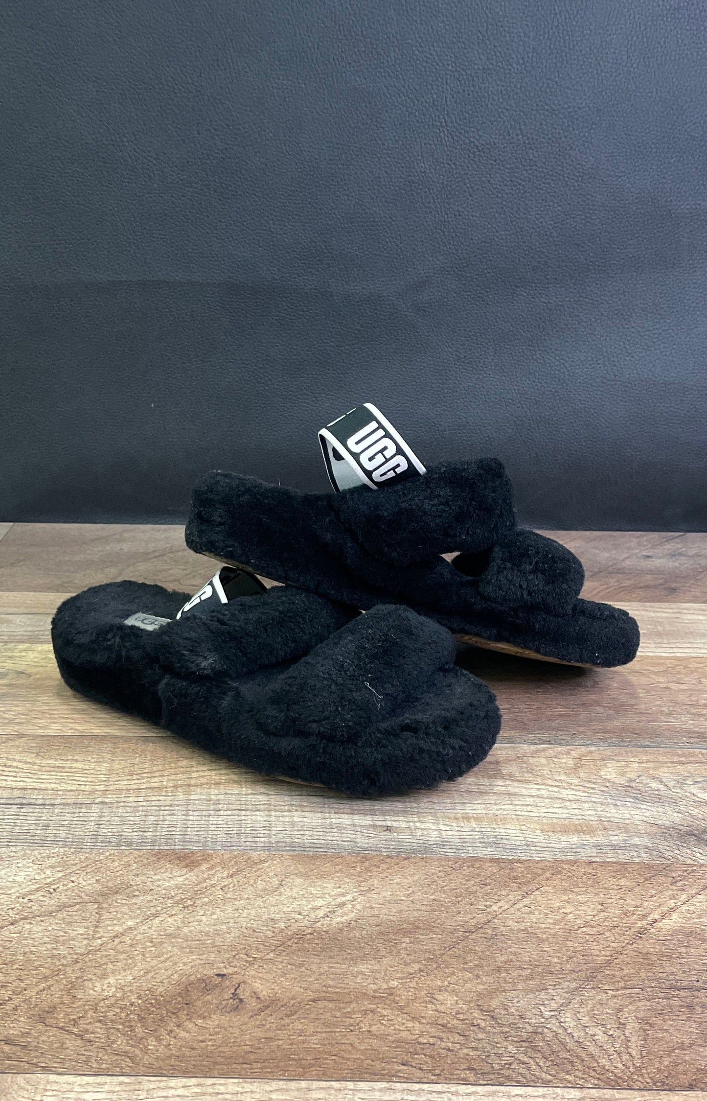UGG Oh Yeah Black Sheepskin Slide Slipper Sandals Women's Size 7