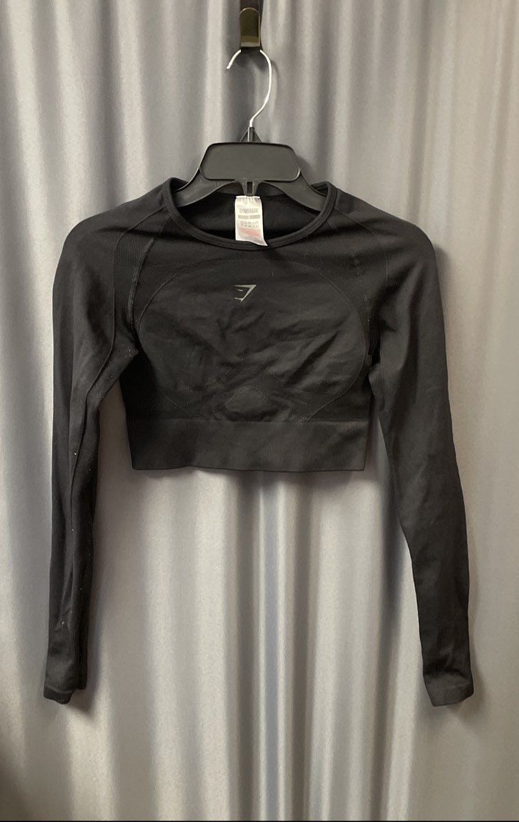 GymShark Women's Black Long Sleeve Seamless Keyhole Crop Top Thumbholes Sz S
