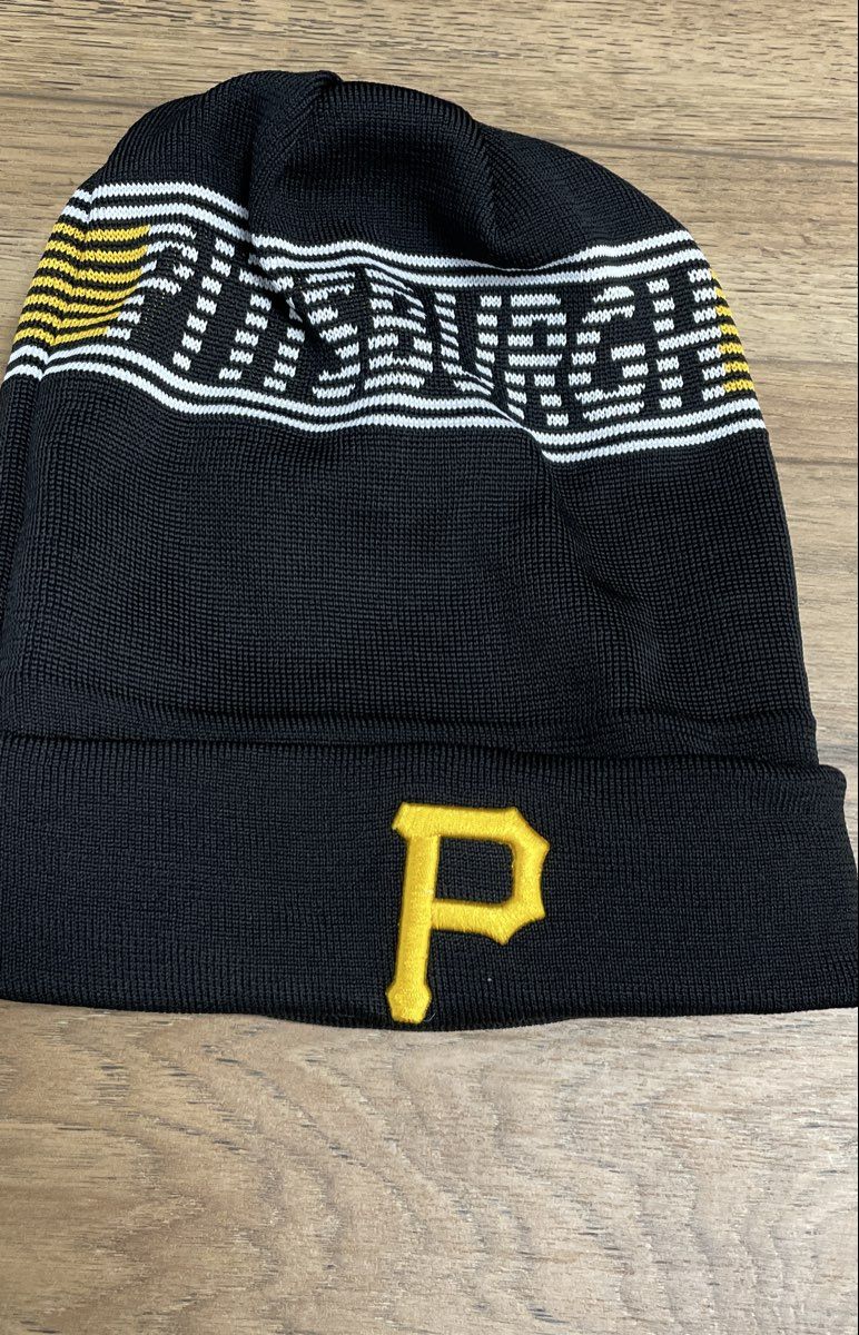 New Era Men's Pittsburgh Pirates Black Authentic On-Field Beanie Hat