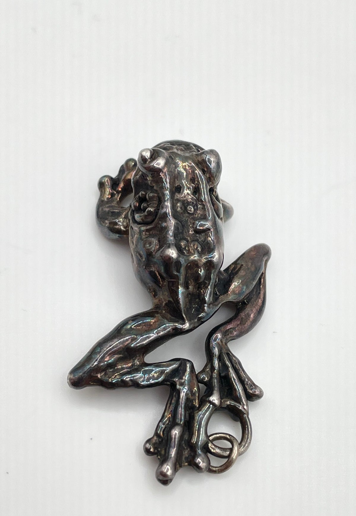 925 Sterling Silver Crouching Frog Pendant 5.9g