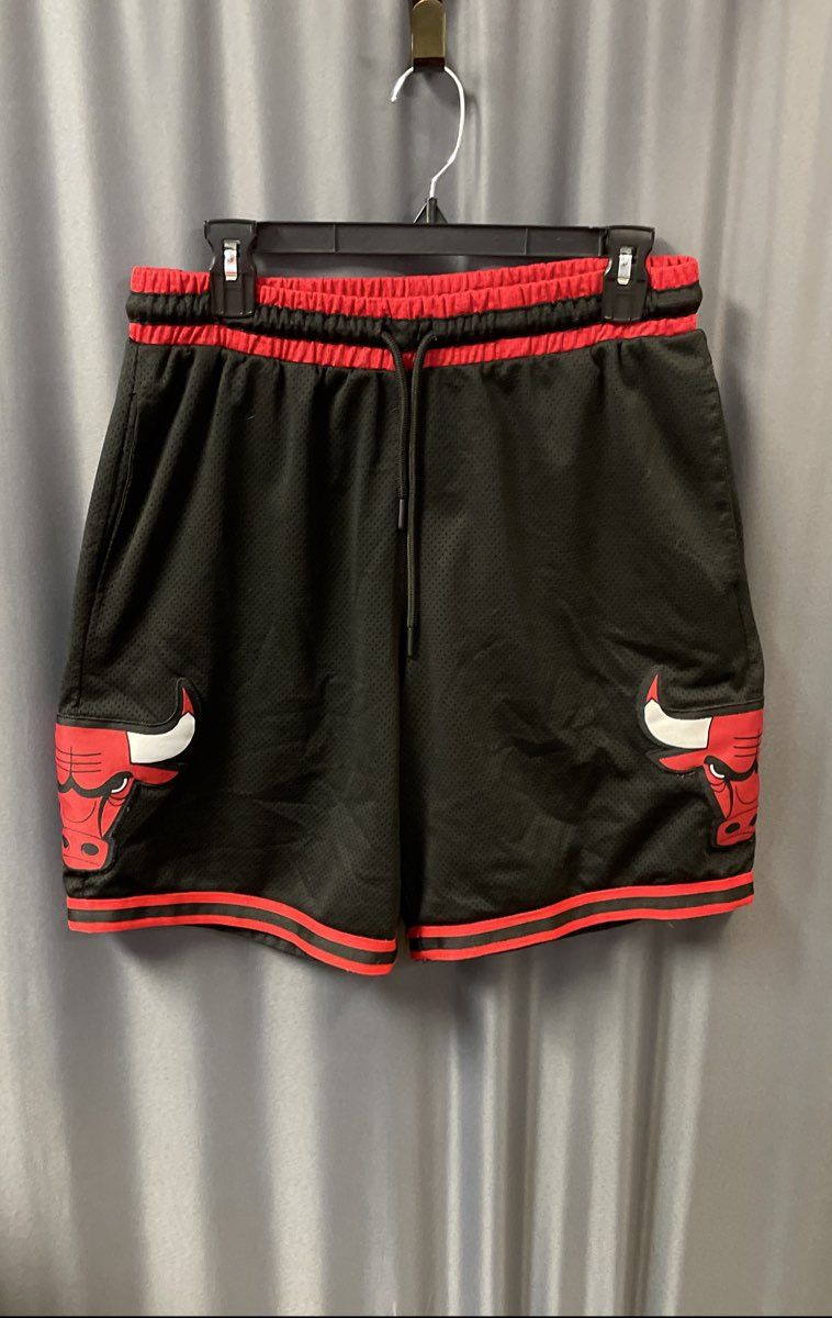 NBA Chicago Bulls Men's Basketball Shorts Black Mesh Benny The Bull Logo Sz M