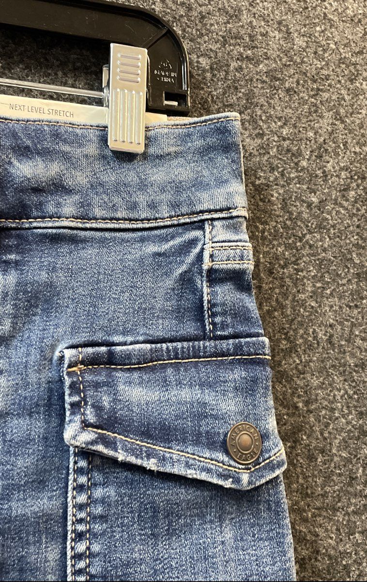 American Eagle Women's Super High Rise Shortie Blue Cargo Denim Shorts NWT 12