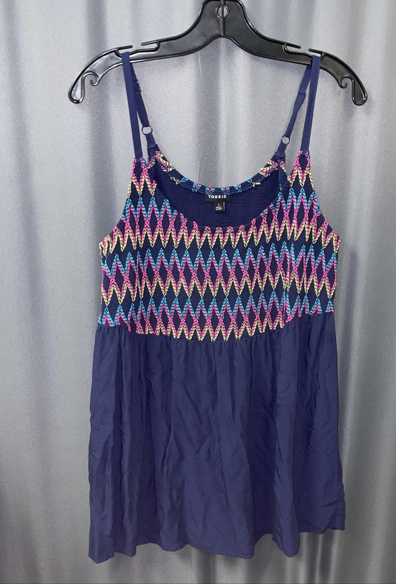 Torrid Women's Navy Blue Geometric Embroidered Smocked Camisole Tank Top Sz 1