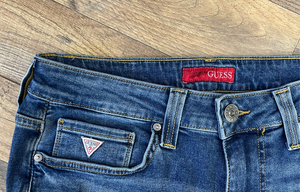 Guess Men's Desmond Tapered Jeans Medium Wash Blue Whiskered Stretch Sz 30