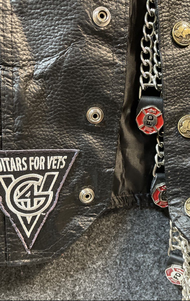 Diamond Plate Men's Black Leather Biker Vest Live To Ride CVMA FOE Patches Sz L