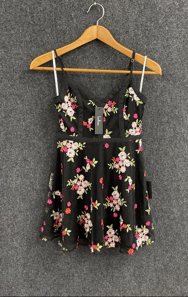 Lulus Women's Black Floral Embroidered Mesh Fit & Flare Mini Dress NWT Sz S
