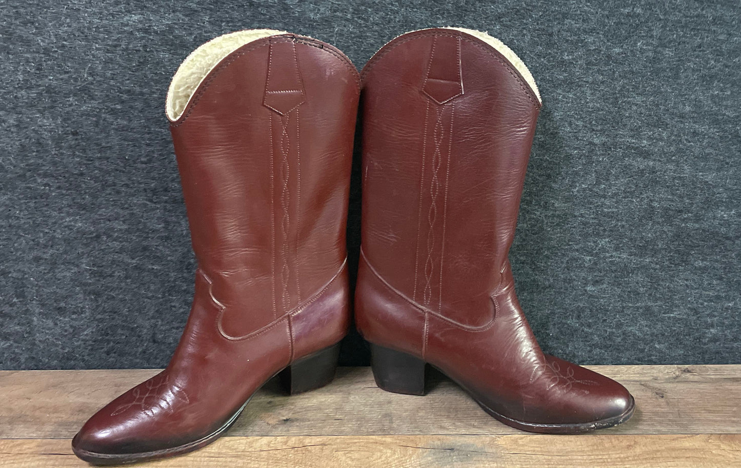 Vintage USA Made Burgundy Faux Leather Sherpa Lined Cowboy Boots Womens Size 7
