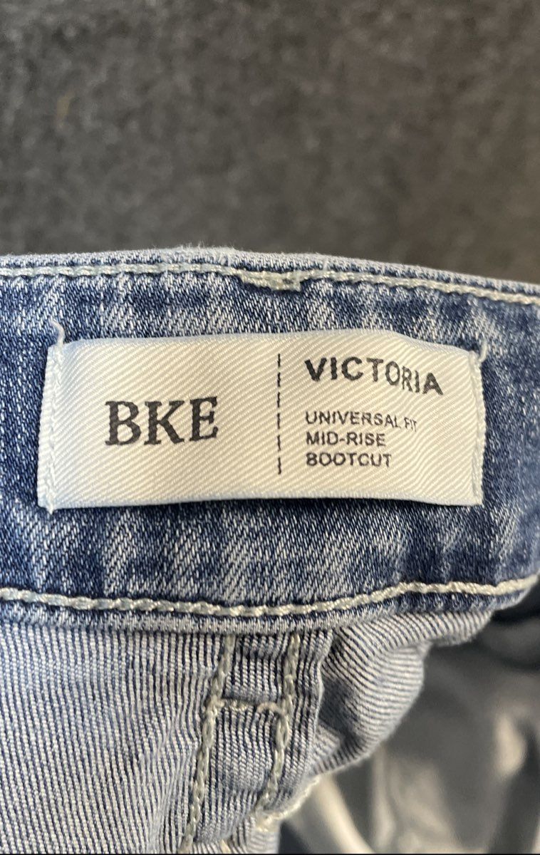 BKE Women's Victoria Mid-Rise Bootcut Jeans Light Wash Distressed Sz 34x31.5