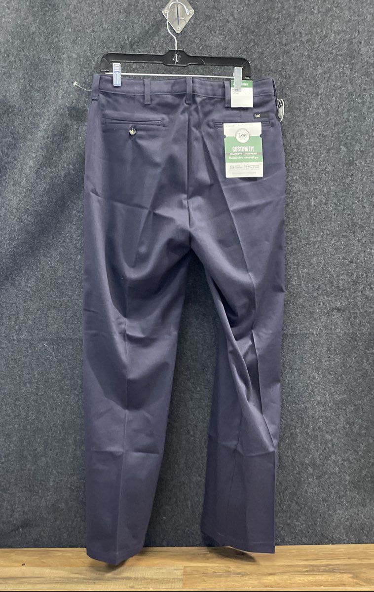 Lee Men's Relaxed Fit Flat Front Custom Fit Pants Navy Blue Sz 34x34 NWT