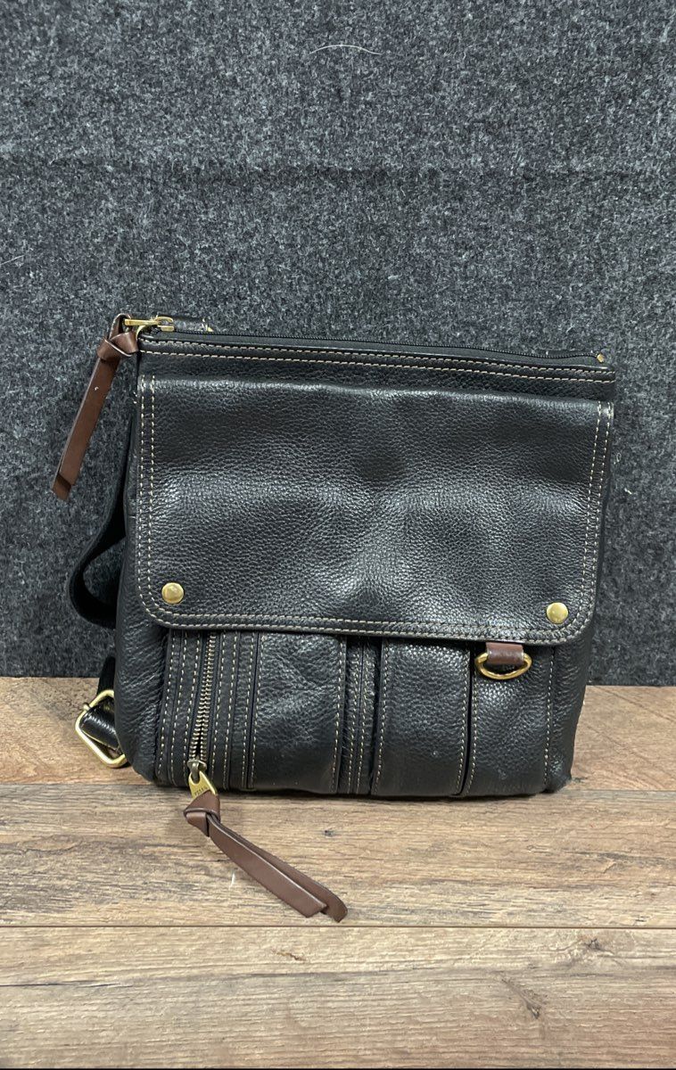 Fossil Black Pebbled Leather Large Messenger Crossbody Bag Brass Hardware