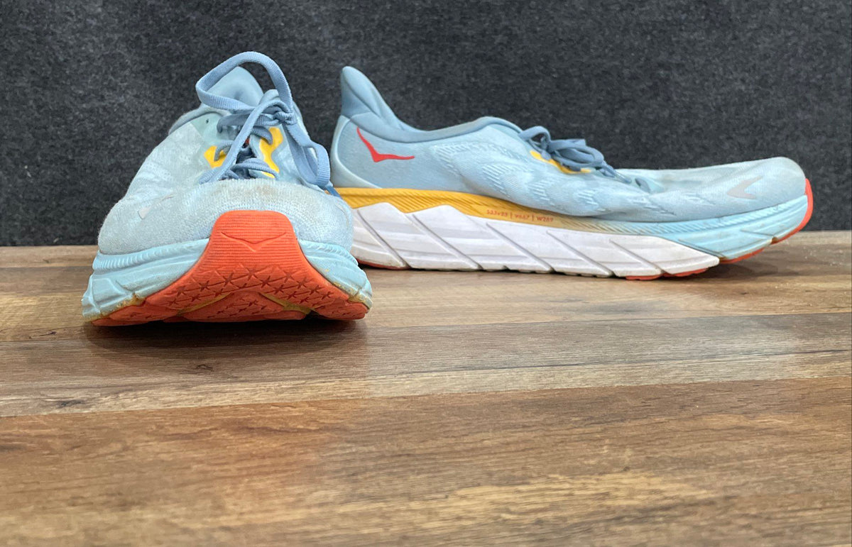 Hoka Arahi 6 Blue Yellow Orange Running Shoes Size 10D
