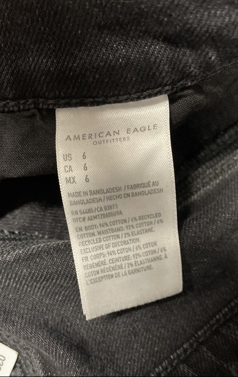 American Eagle Women's 90s Boyfriend Shorts Black Distressed High Rise Sz 6 NWT