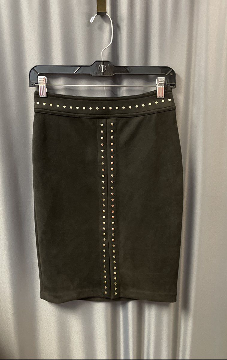 White House Black Market Women's Black Studded Suede Pencil Skirt Sz 00 NWT