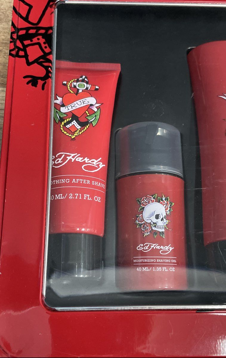 Ed Hardy Men's 4 Piece Bath Set Sealed