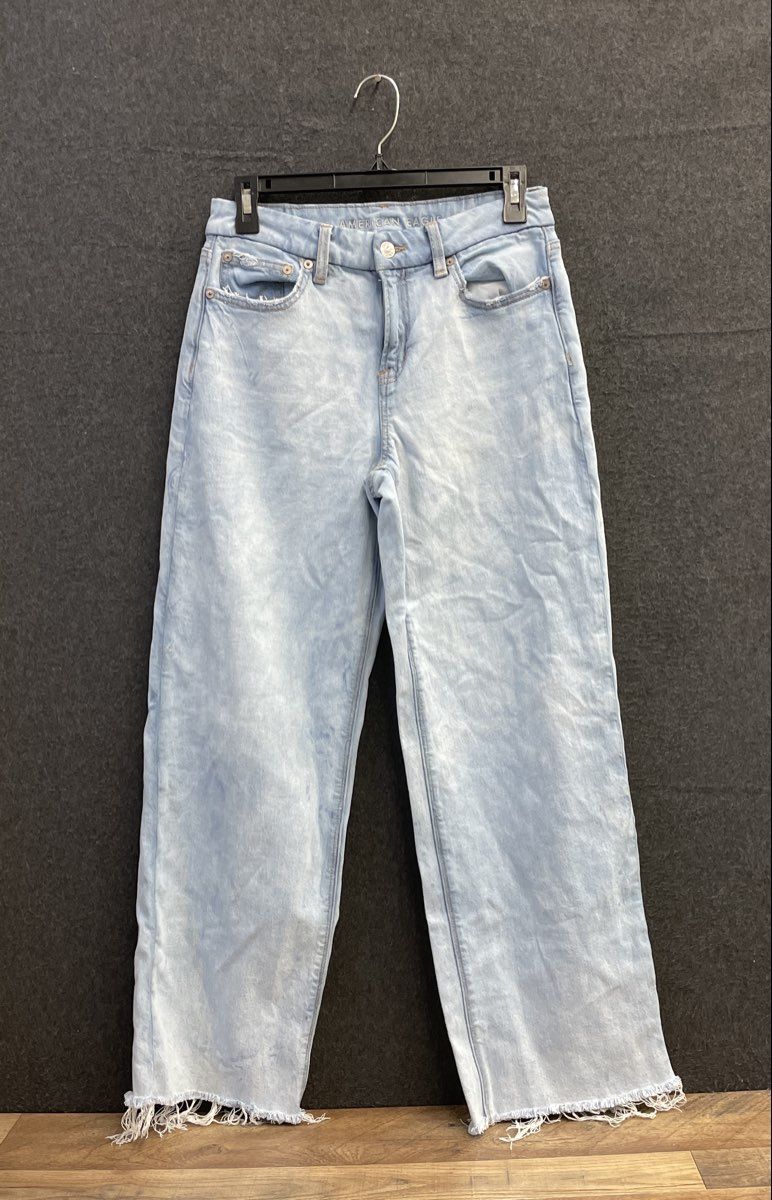 American Eagle Women's Curvy Stovepipe Jeans Light Wash Raw Hem Wide Leg Sz 2