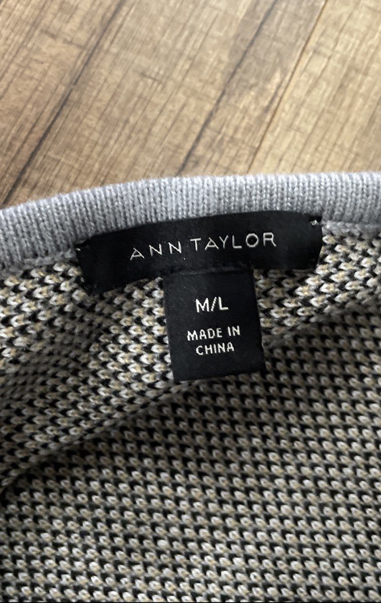 Ann Taylor Women's Grey Colorblock Stripe Knit Poncho Shawl Capelet Size M/L