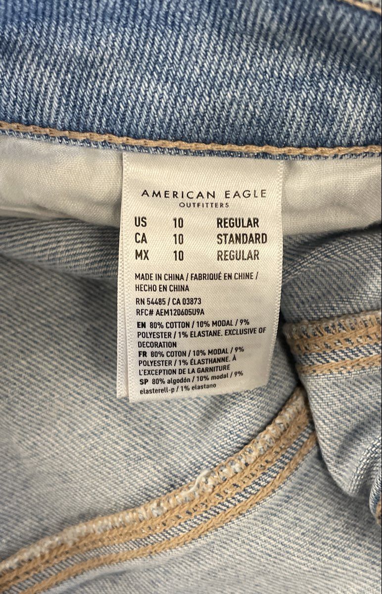 American Eagle Women's Light Wash Distressed Mom Straight Jeans Size 10 Reg