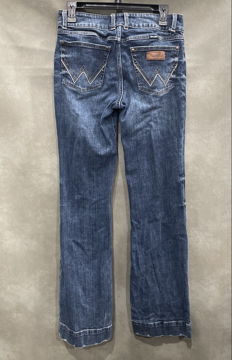 Wrangler Women's Navy Blue Bootcut Medium Wash Stretch Denim Jeans Sz 7x34
