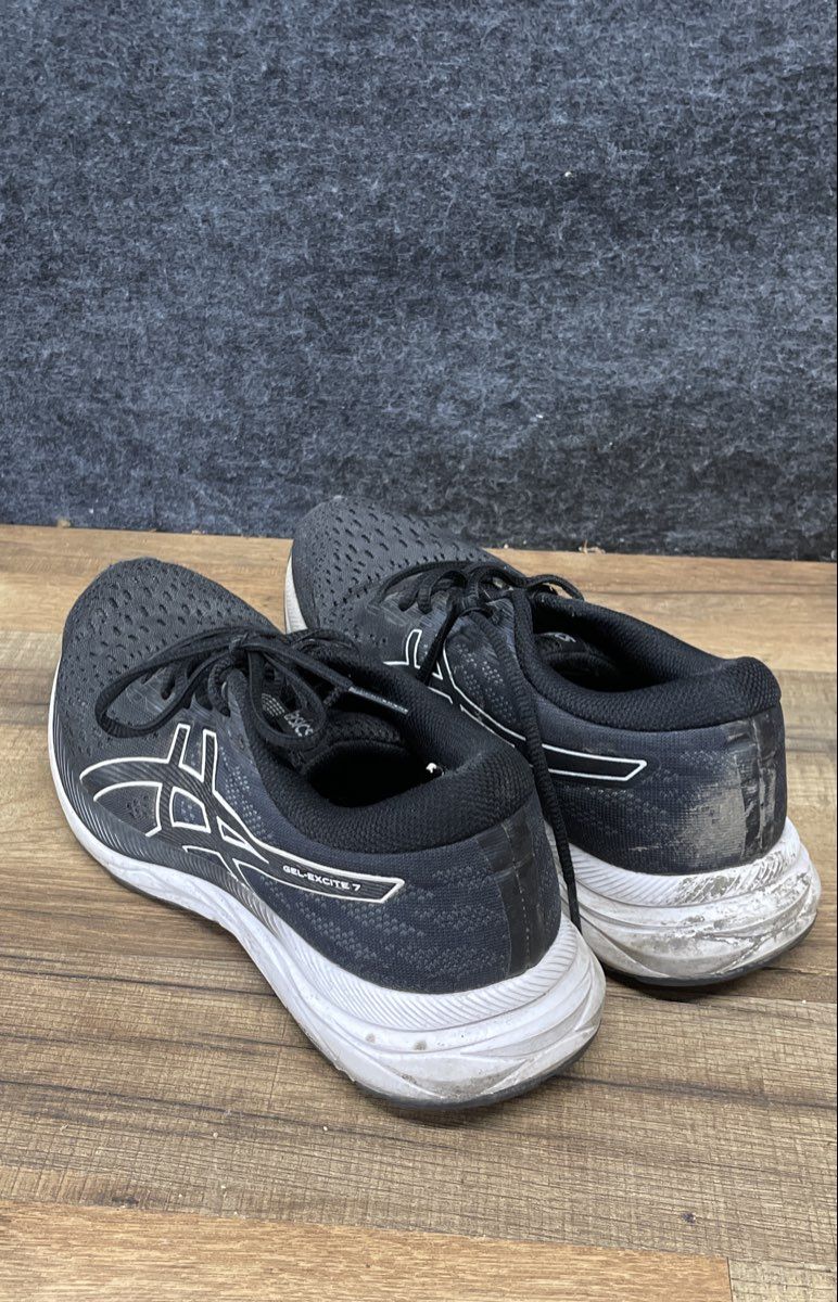 Asics Gel-Excite 7 Black White Women's Running Shoes Size 8.5