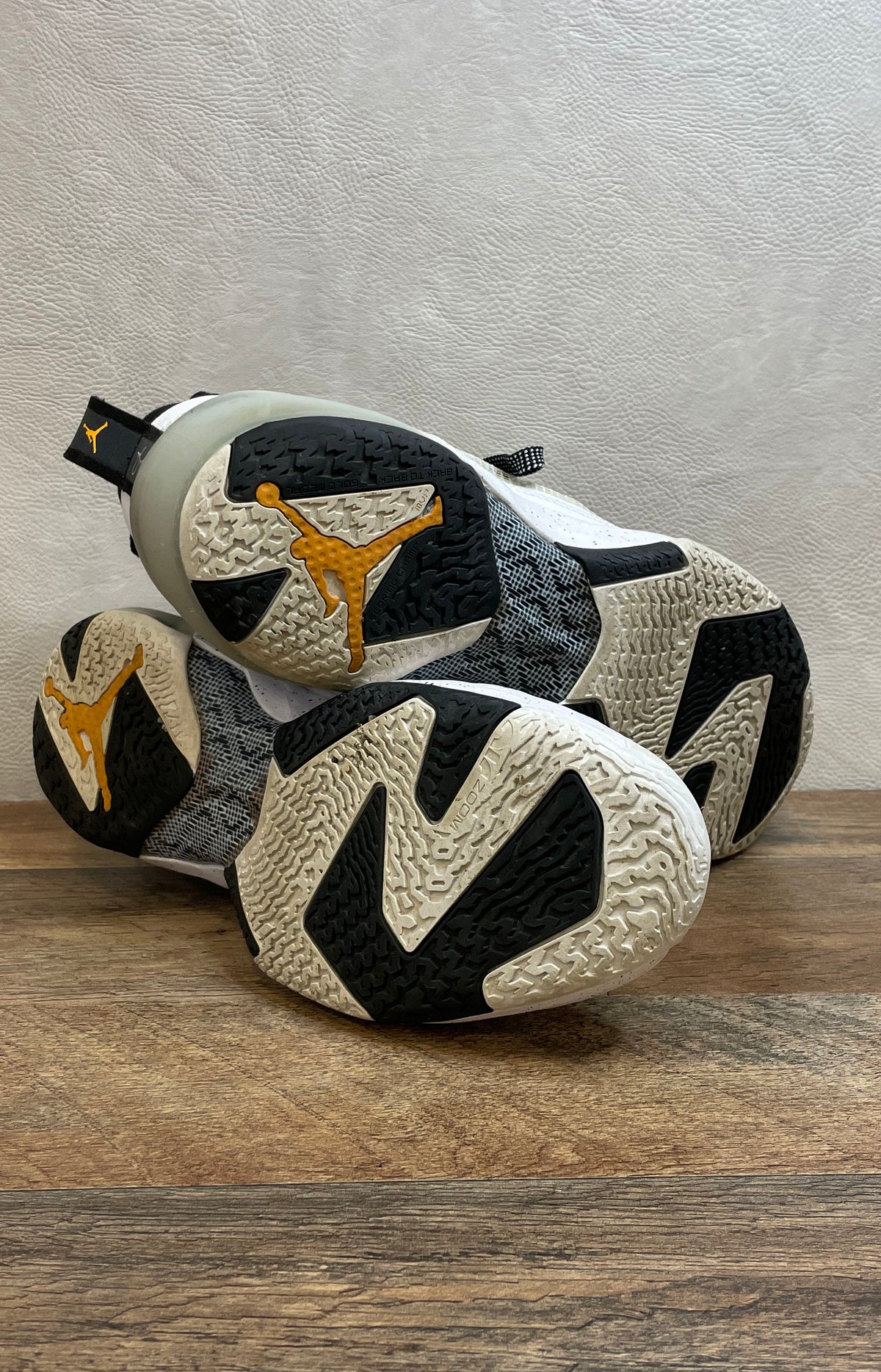 Nike Air Jordan 37 White Black Gold Basketball Shoes Men's Size 10