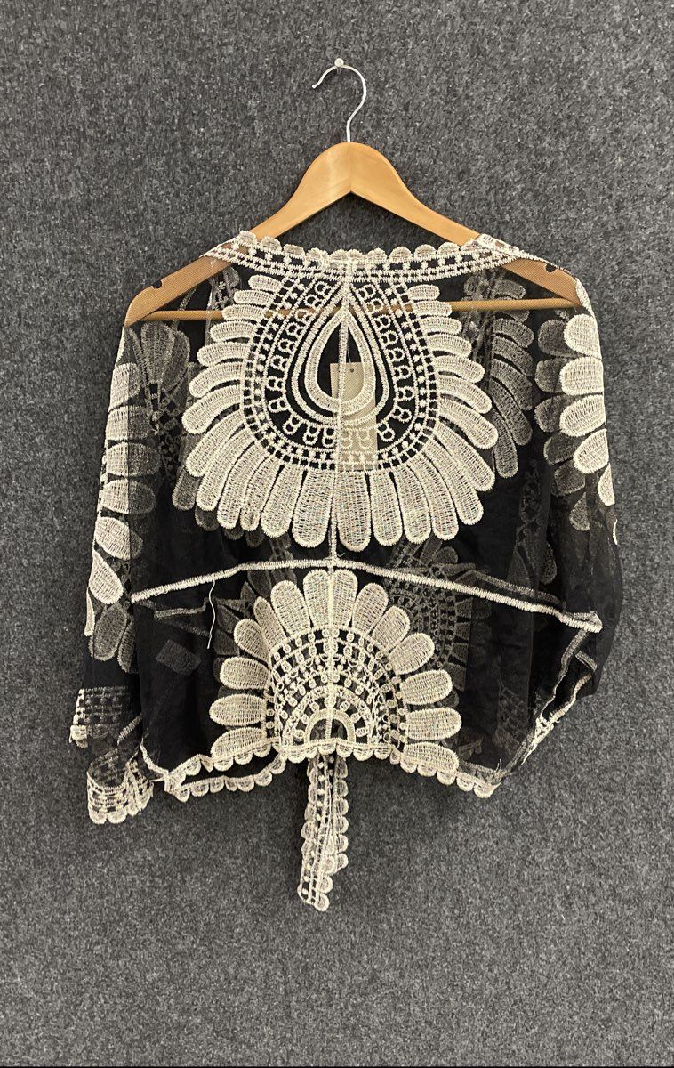 Amber Skies Women's Black Ivory Mesh Embroidered Tie Front Shrug Cardigan M NWT