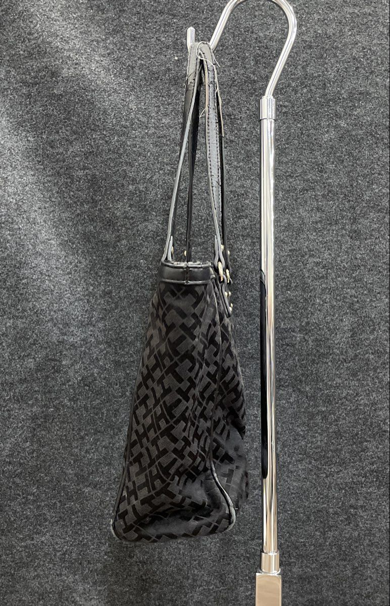 Tommy Hilfiger Black Monogram Fabric Leather Large Tote Bag Gold Tone Charm
