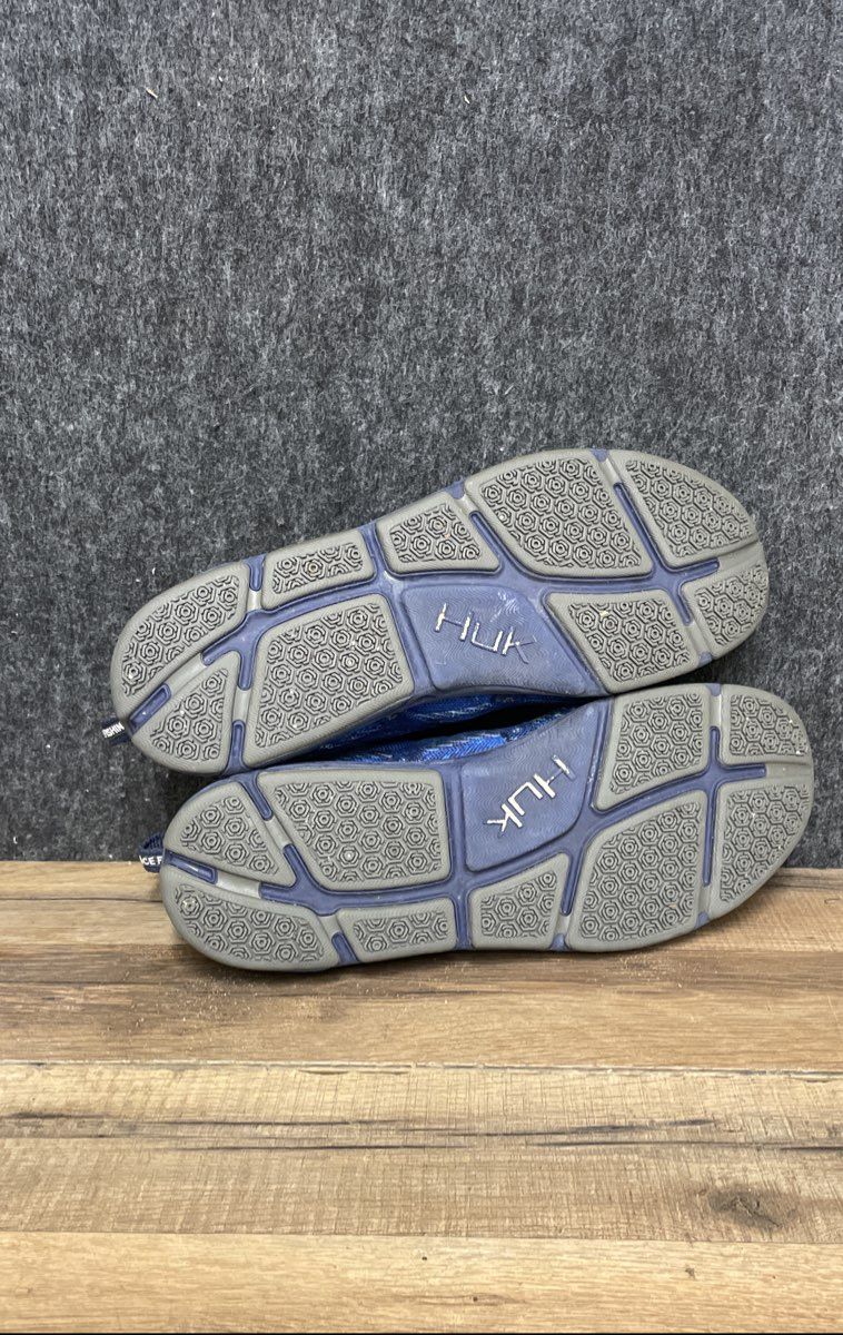 Huk Attack Men's Performance Fishing Shoes Blue Pattern Size 10