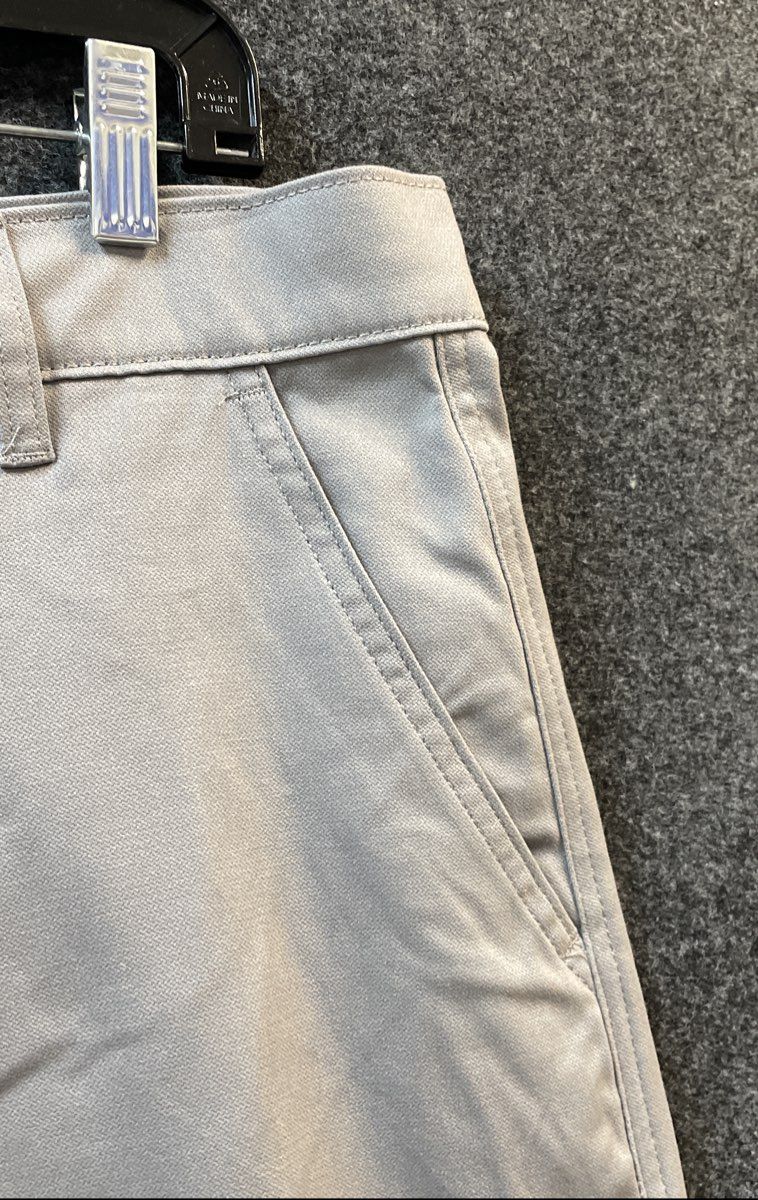 Roaming Soul Men's Cargo Shorts Light Grey Cotton Spandex NWT Size 34