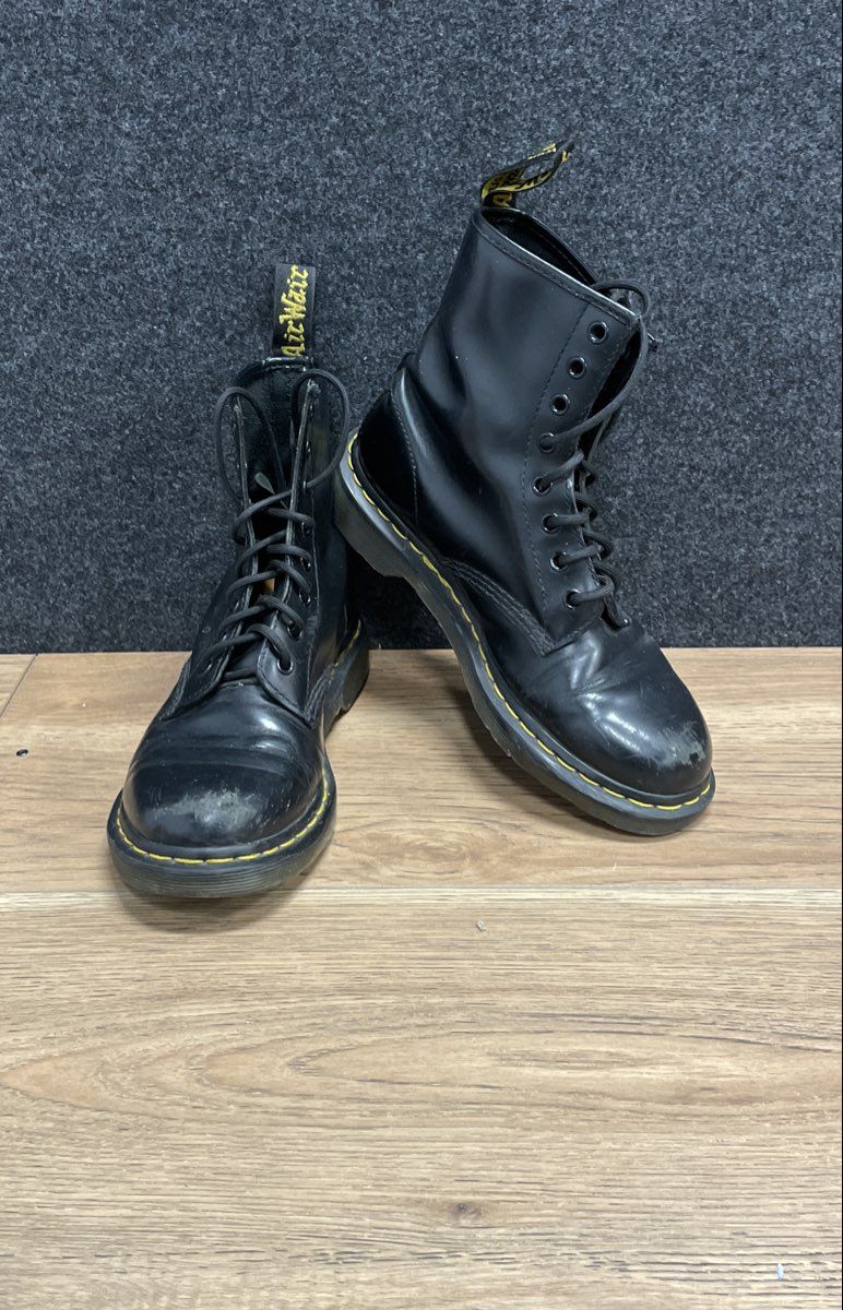 Dr. Martens 1460 Black Smooth Leather 8-Eye Lace Up Boots Women's Size 8