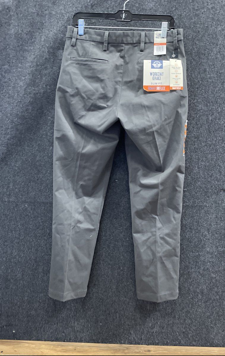 Dockers Men's Workday Khaki Pants Slim Fit Smart 360 Flex Green Sz 30x30 NWT