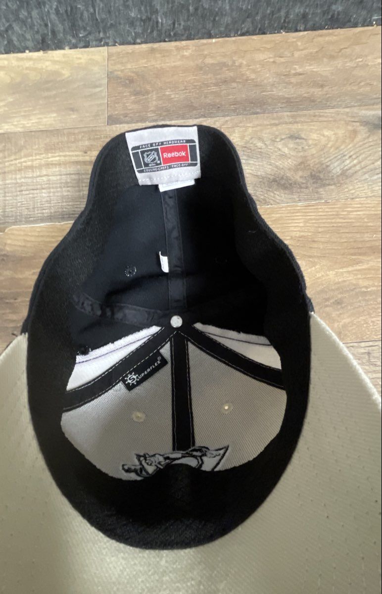 Reebok Men's Pittsburgh Penguins NHL Hat Black Cream Face Off Superflex Cap