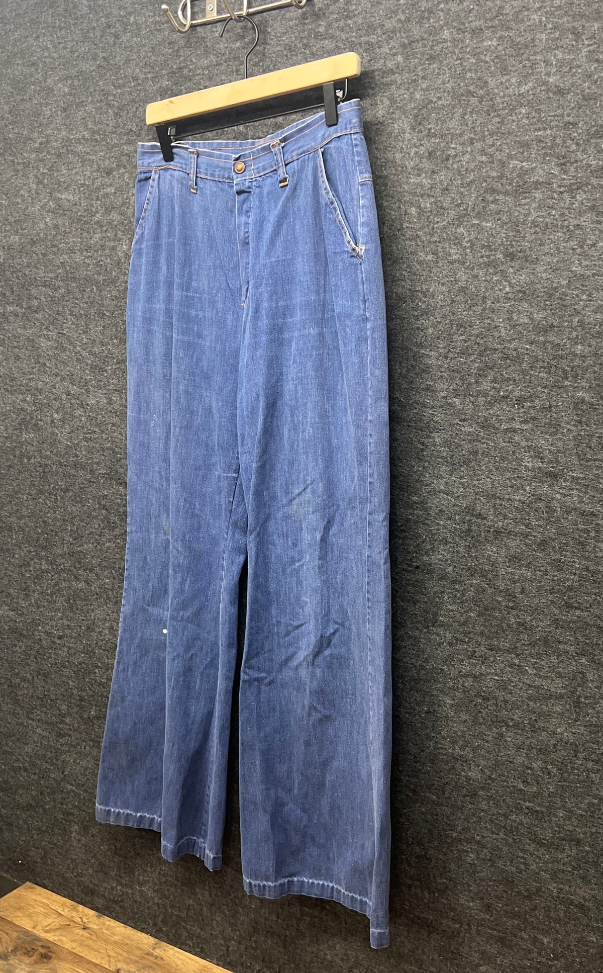 Vintage 70s Women's Blue Denim Wide Leg High Waisted Flare Jeans