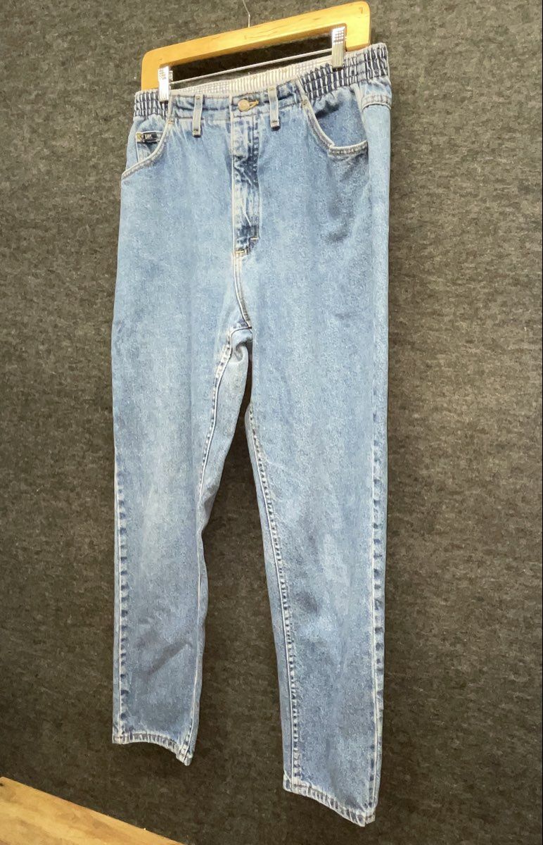Vintage 90s Lee Women's Light Wash High Rise Elastic Waist Tapered Jeans