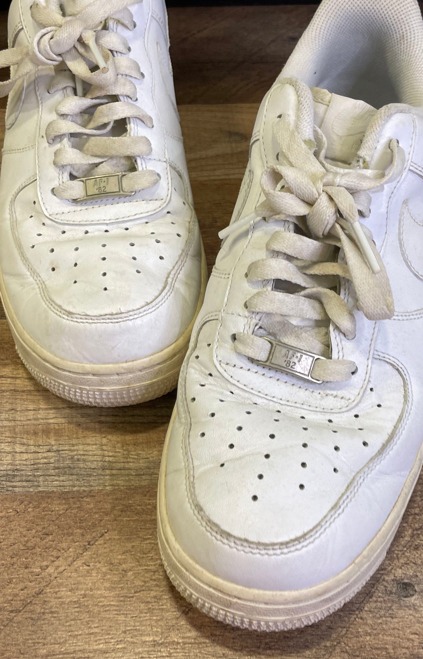Nike Air Force 1 '07 Low Triple White Sneakers Size 9