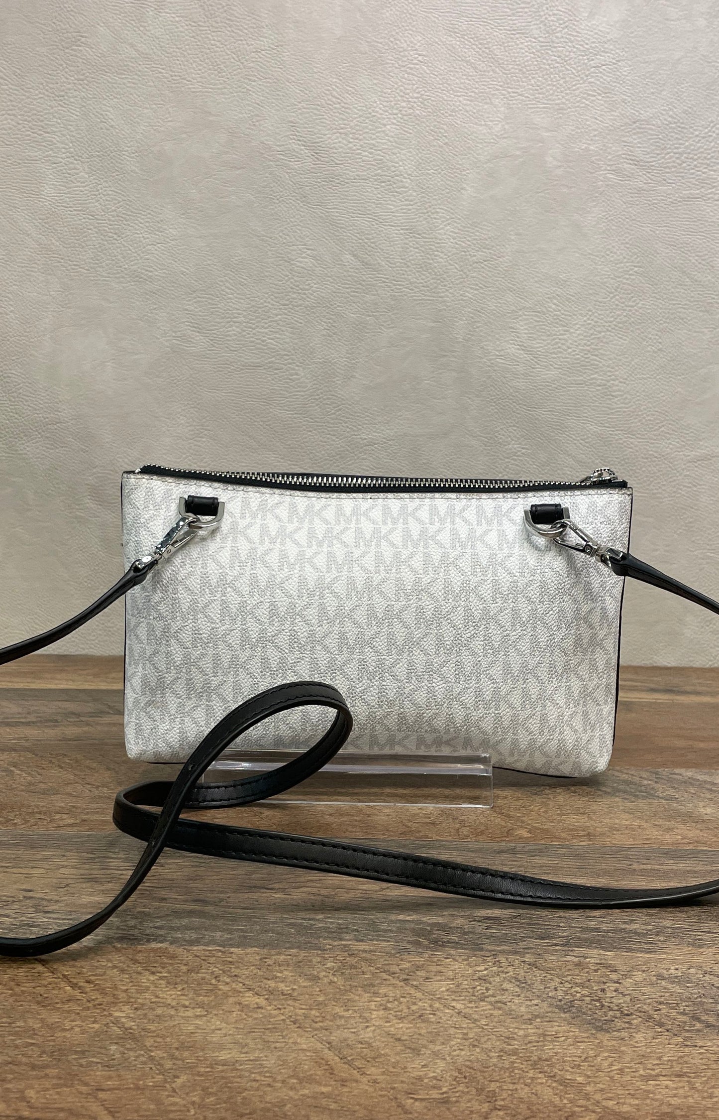 Michael Kors White Signature Logo Jet Set Travel Crossbody Bag Silver Hardware