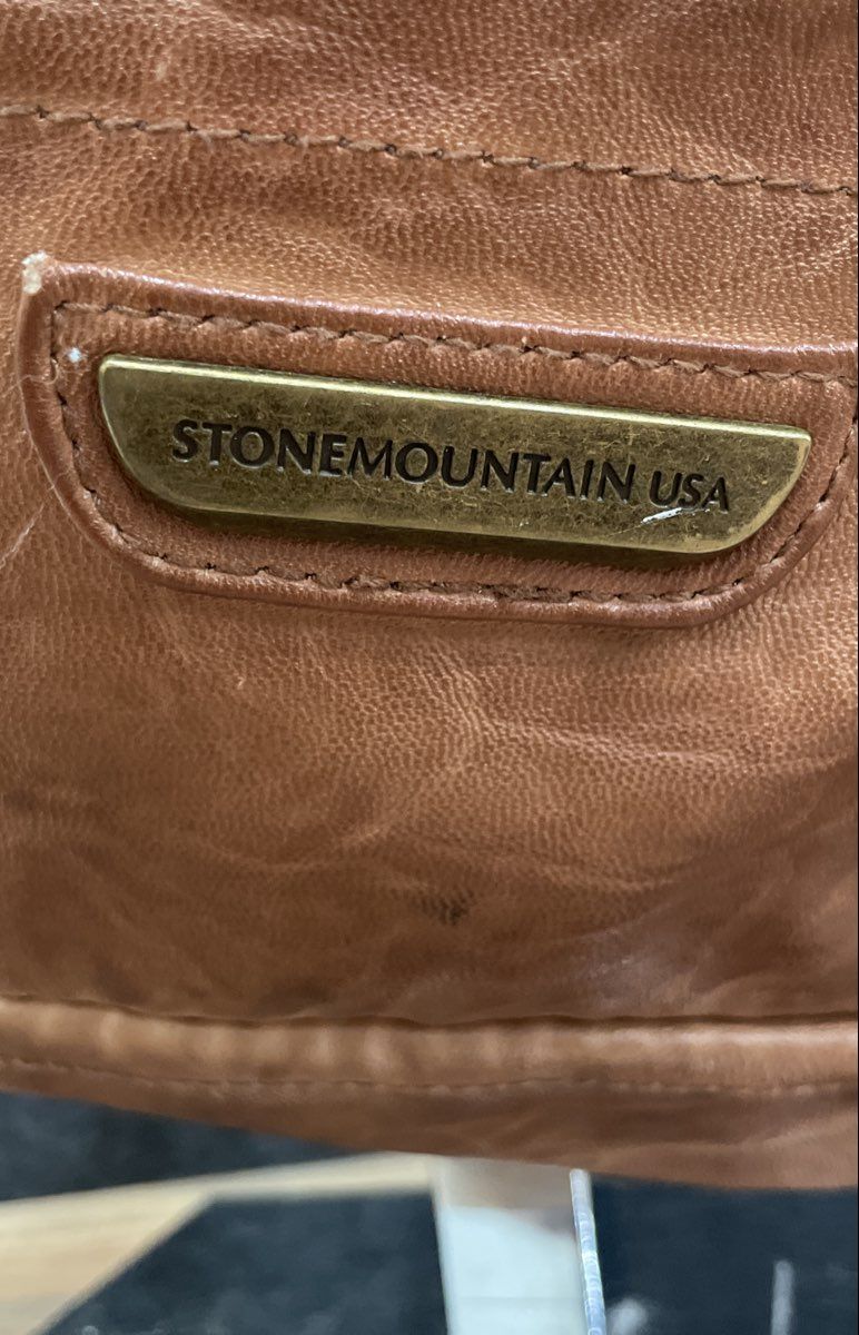 Stone Mountain Brown Leather Multi-Pocket Crossbody Shoulder Bag
