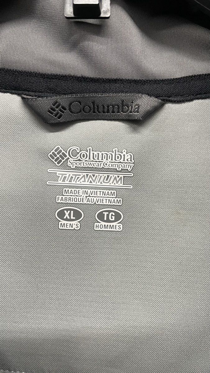 Columbia Titanium Men's Light Grey Full Zip Phurtec Softshell Jacket Size XL