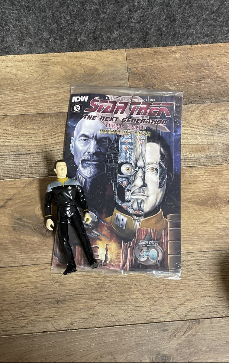 Star Trek TNG Data Action Figure & IDW Mirror Broken Comic Lot Loot Crate