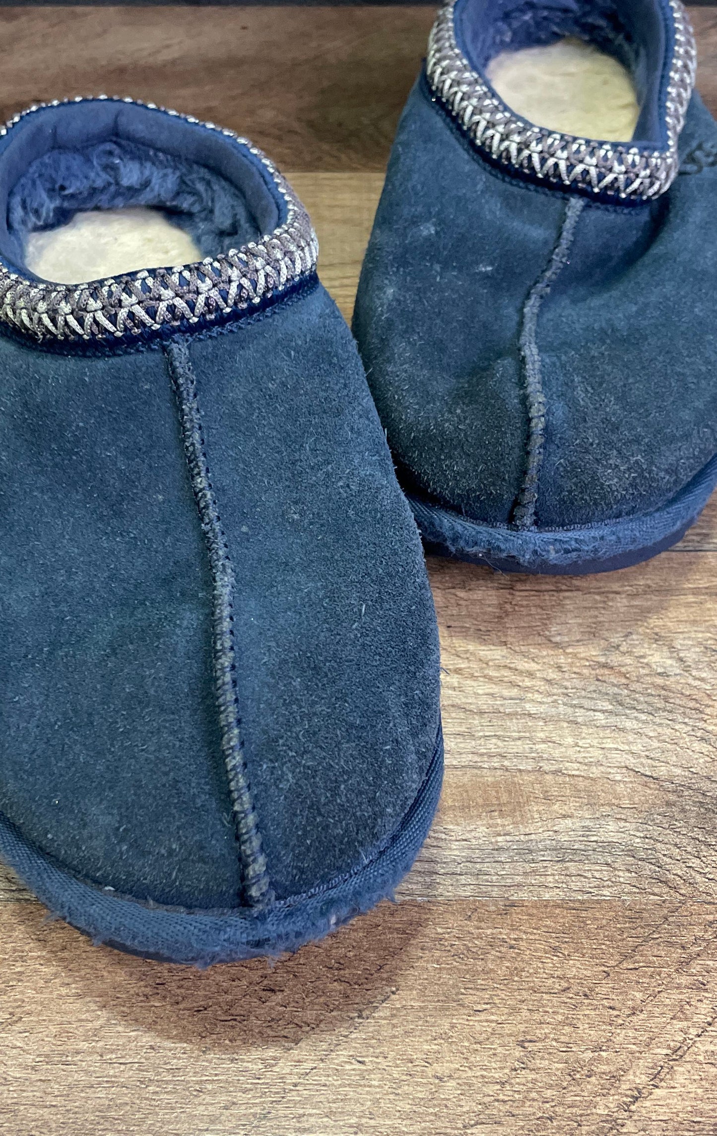 UGG Tasman Navy Blue Suede Sheepskin Lined Slippers Women's Size 5