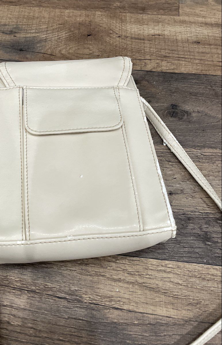 Liz Claiborne White Faux Leather Slim Crossbody Phone Bag Silver Hardware