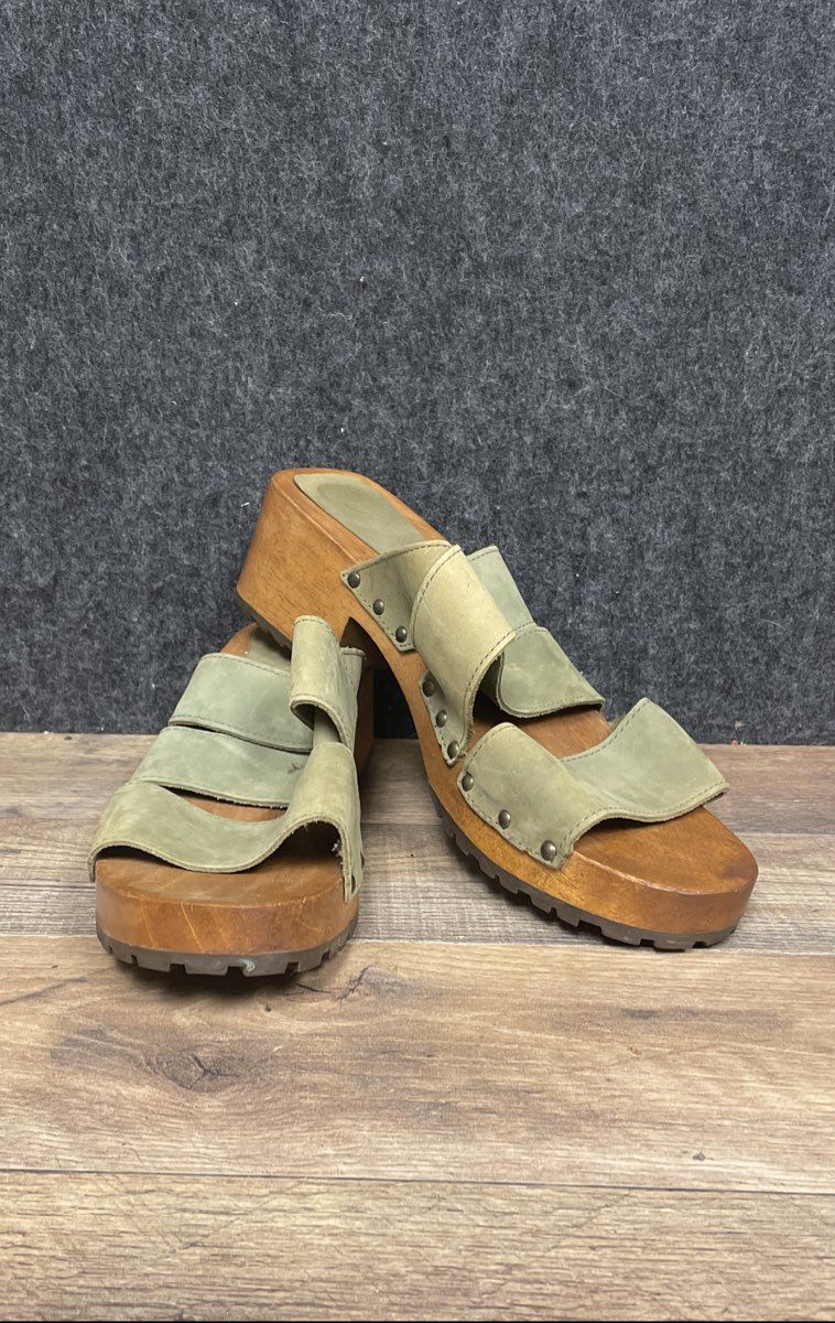 Vintage Y2K Candie's Chunky Wood Clog Heel Sage Green Leather Slides Size 10