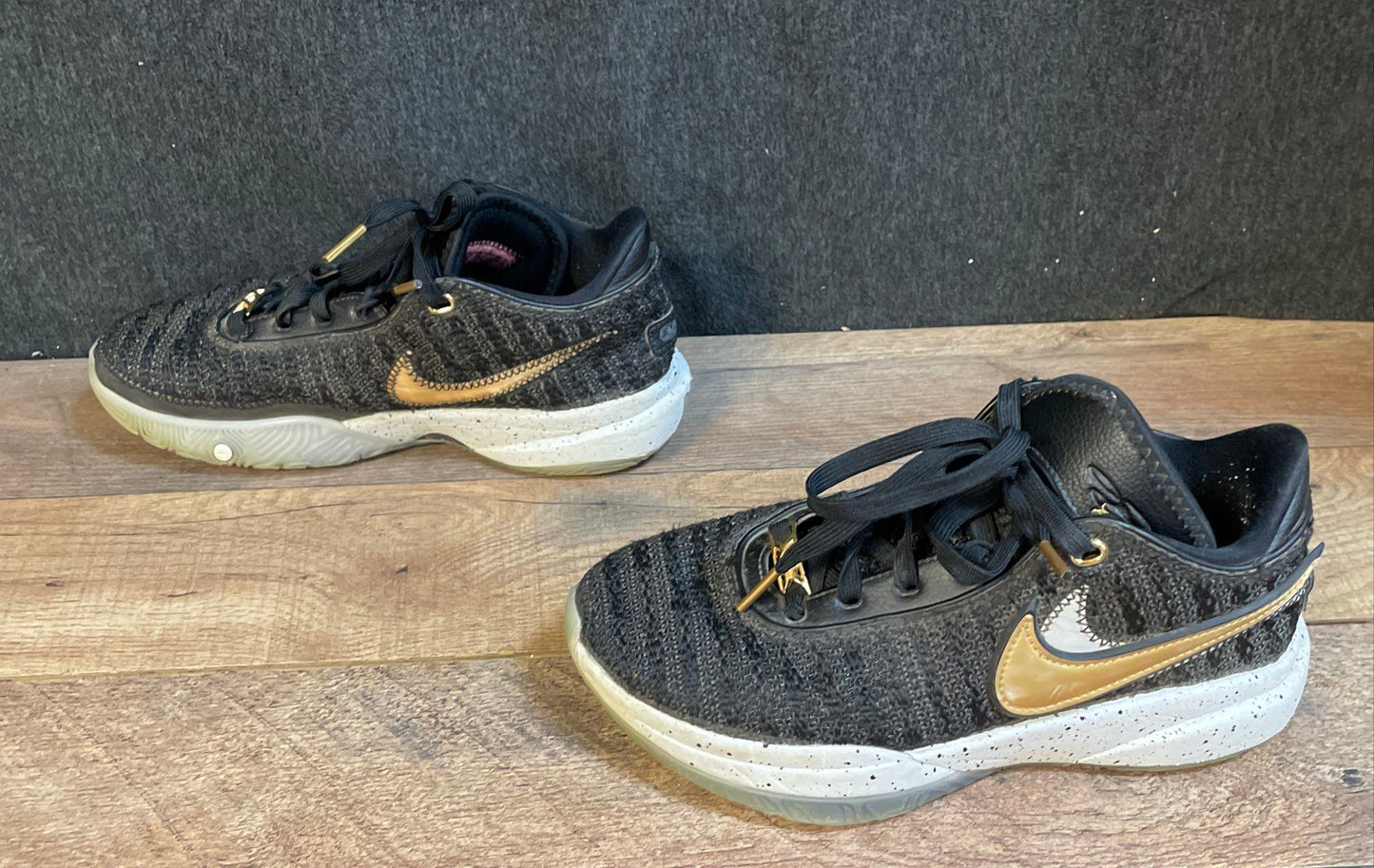 Nike LeBron XX 20 Trinity Black Metallic Gold GS Basketball Shoes Size 4.5Y