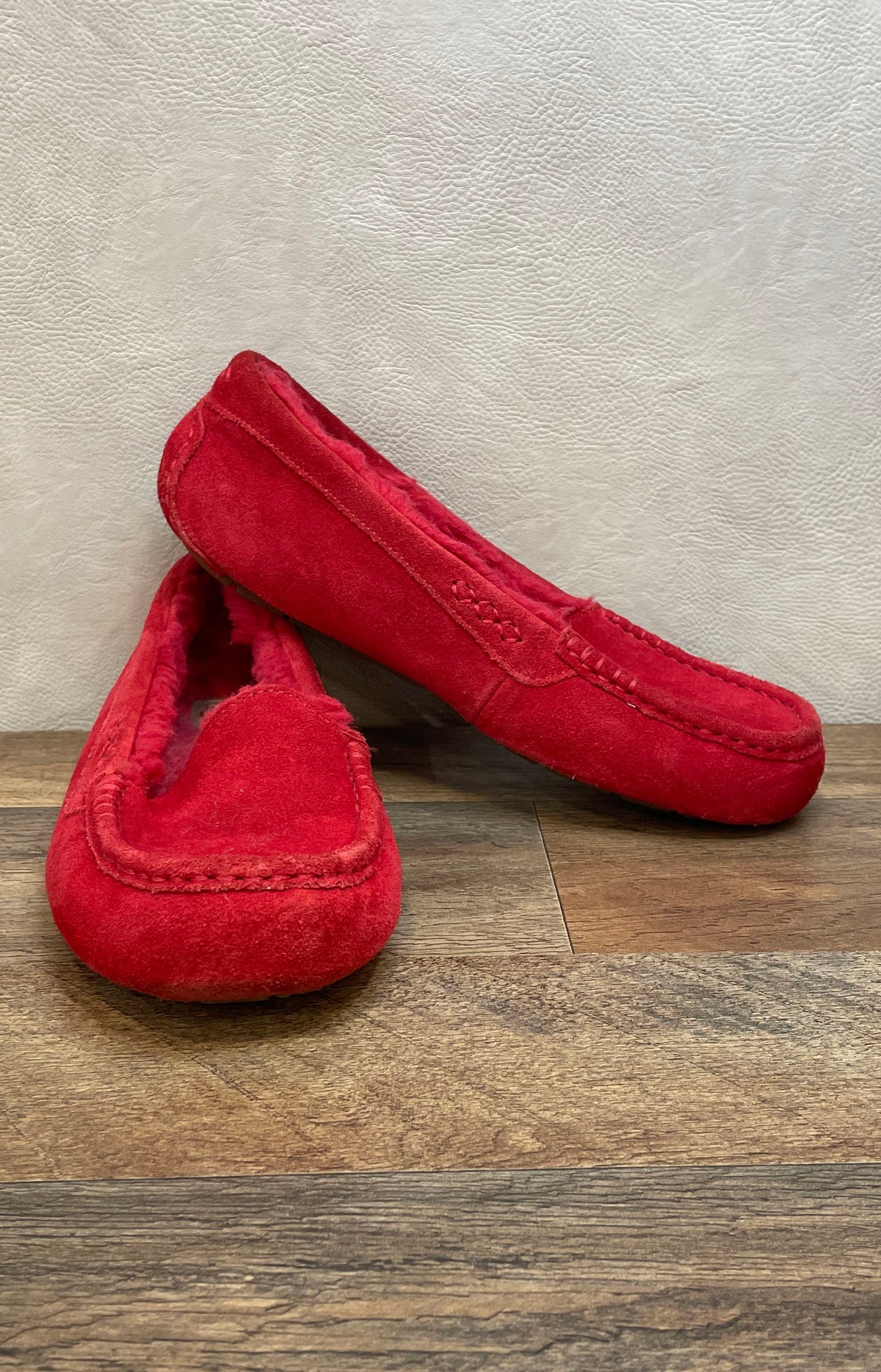 UGG Ansley Red Suede Moccasin Slippers Women's Size 9