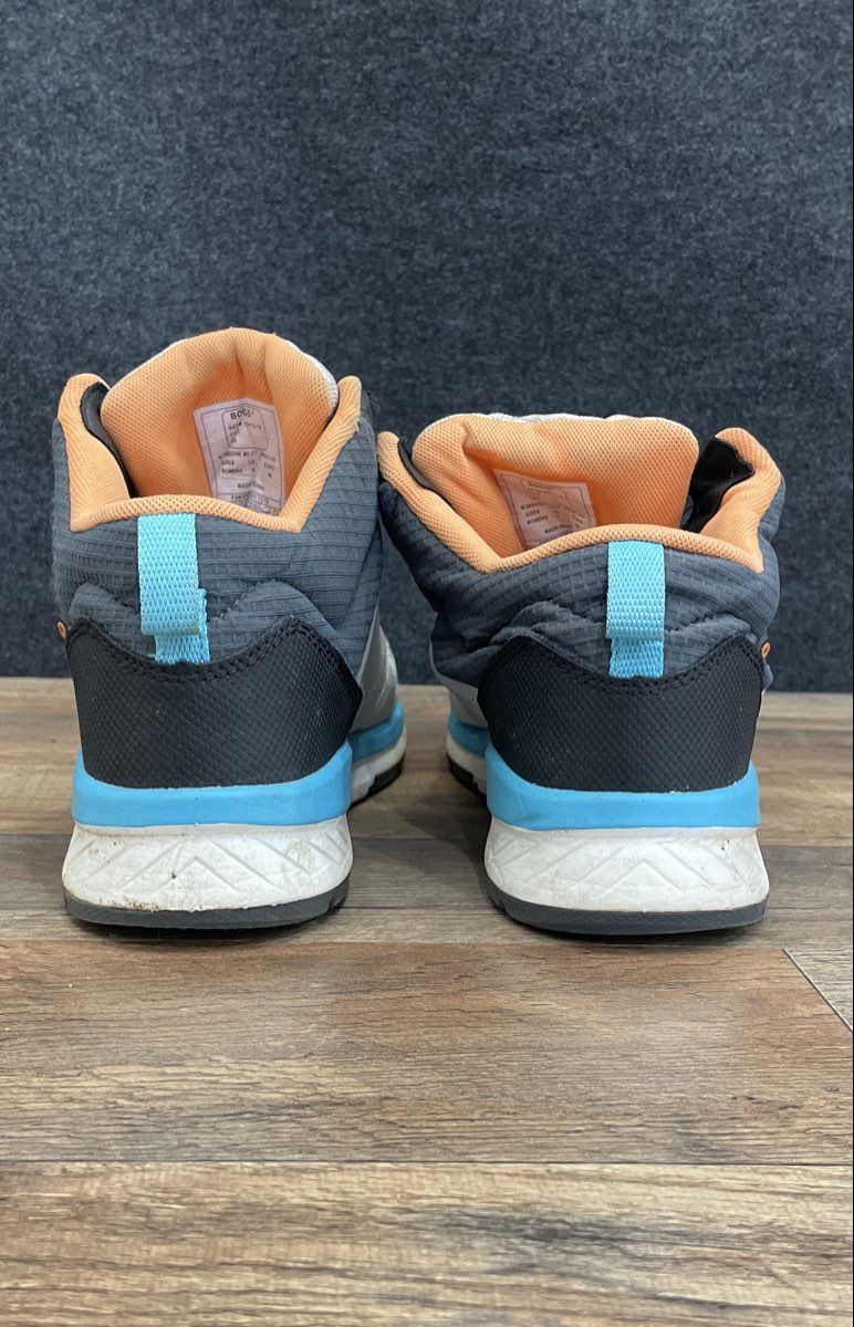 Bogs Slip Resistant Gray Black Blue Orange Mid Top Shoes Women's Size 9