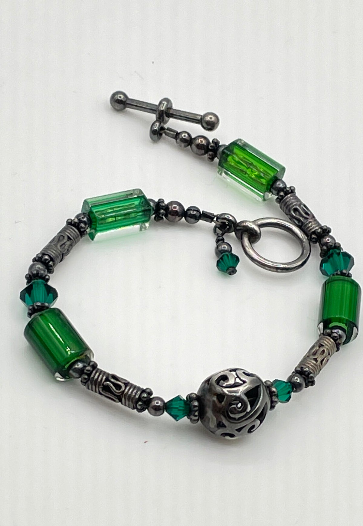 925 Sterling Silver Green Glass Bead Toggle Clasp Bracelet (Unmarked) 13.9g