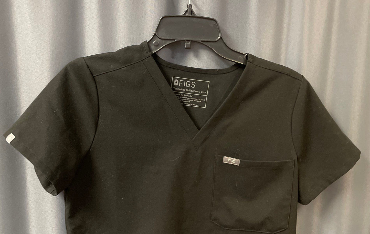 Figs Women's Catarina One-Pocket Scrub Top Black Size XS