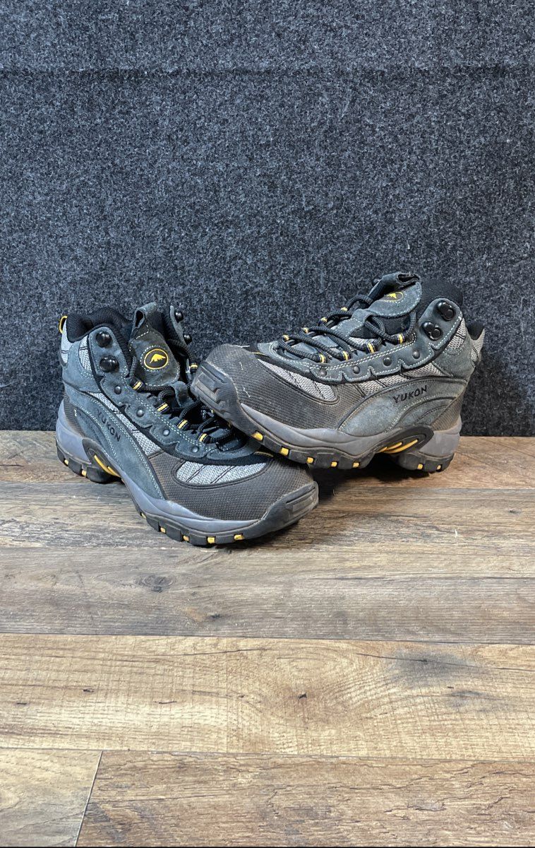 Yukon Velos III Mid Dark Grey Black Yellow Hiking Boots Men's Size 8.5