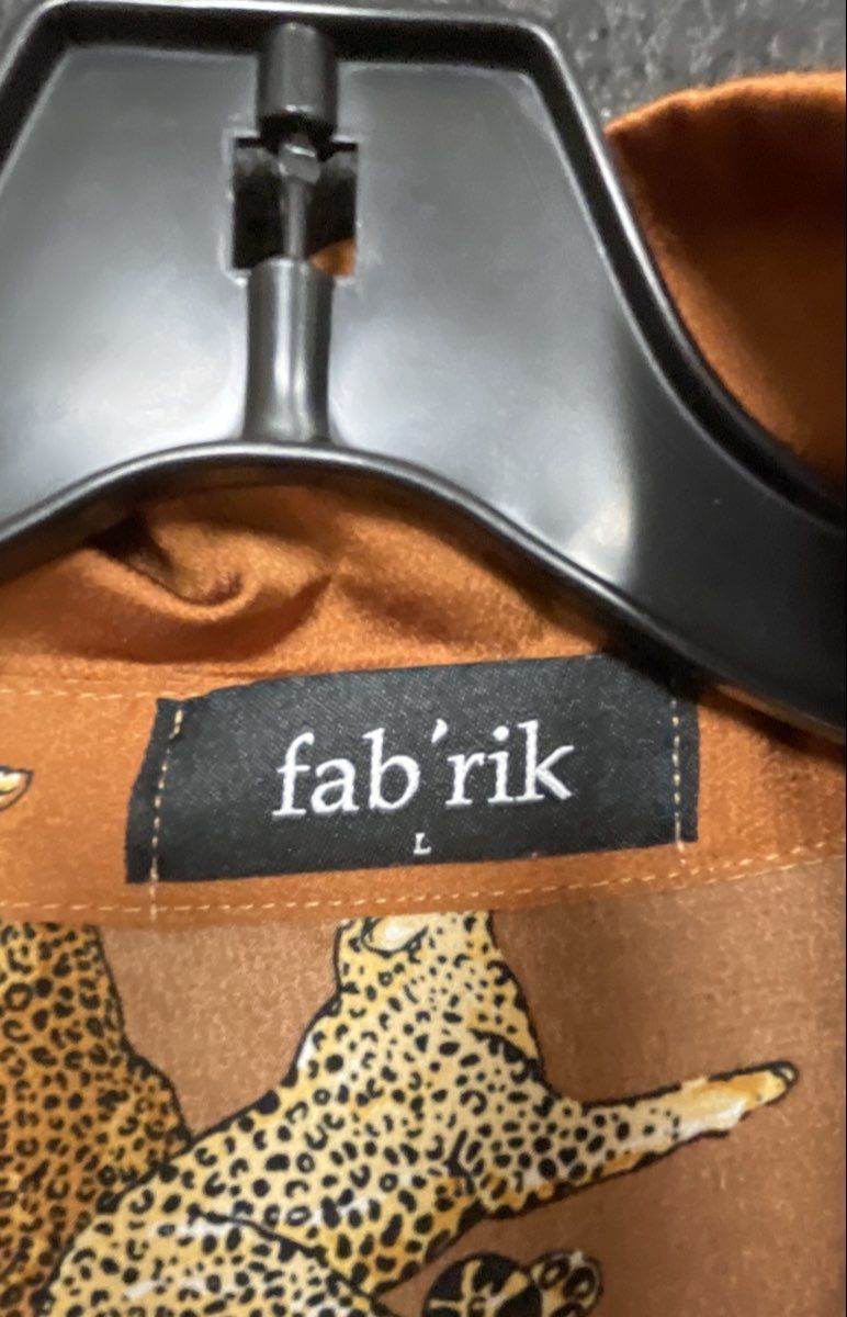 fab'rik Women's Button Down Shirt Rust Orange Satin Leopard Animal Print Sz L
