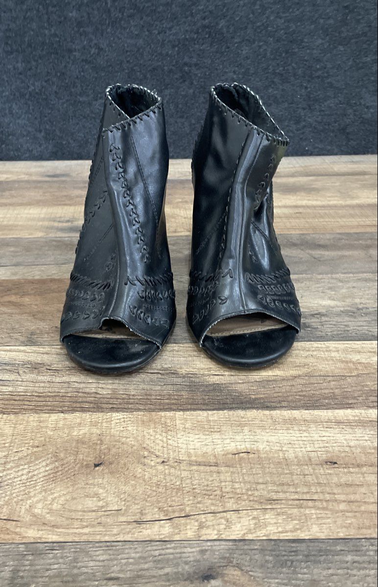 Torrid Black Whipstitch Peep Toe Tassel Heel Ankle Booties Women's Size 8W