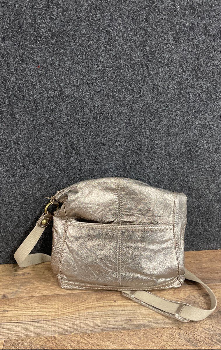The Sak Metallic Champagne Gold Leather Crossbody Bag Zipper Pockets Large